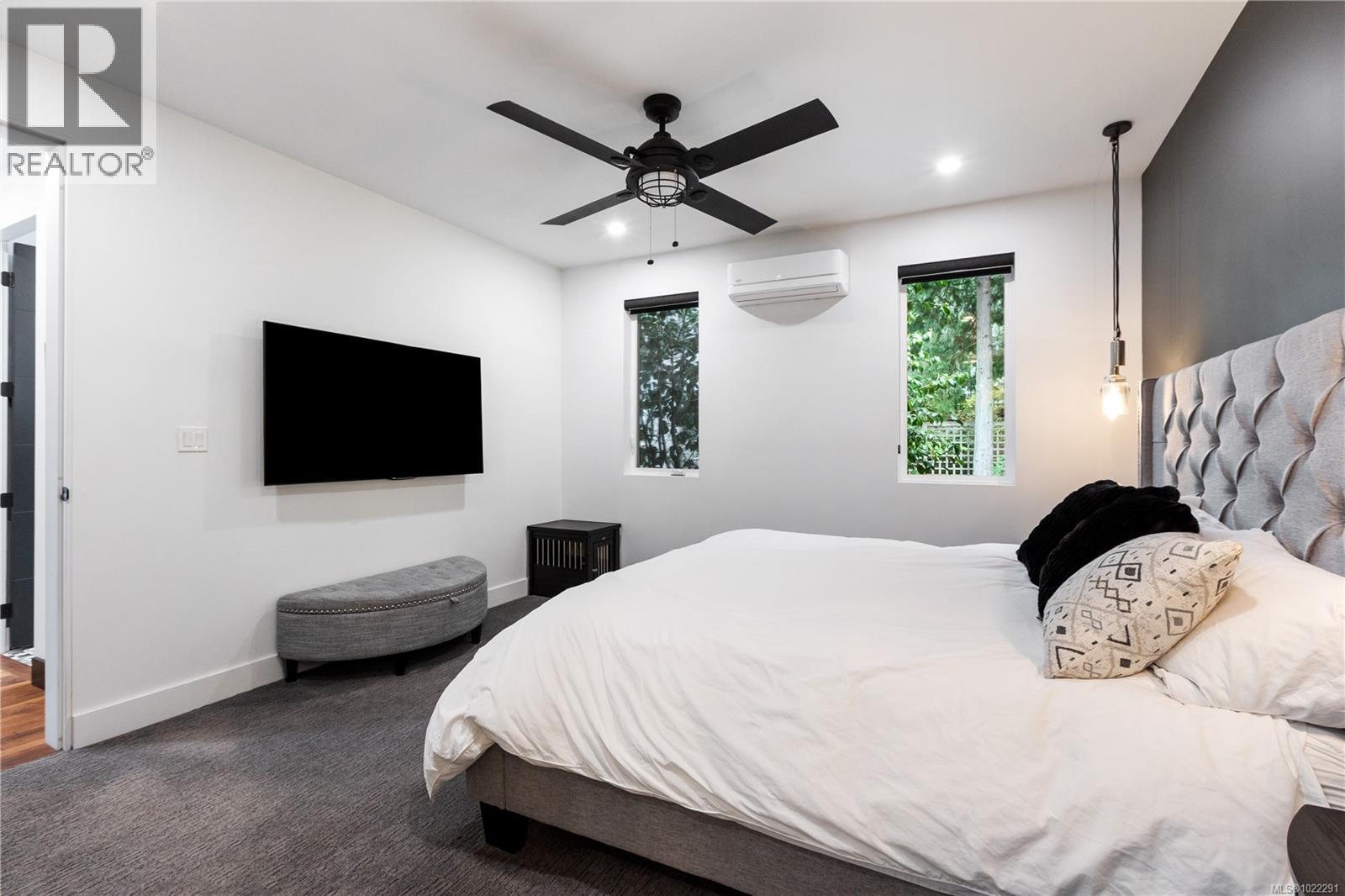 2250 Dolphin Rd, North Saanich