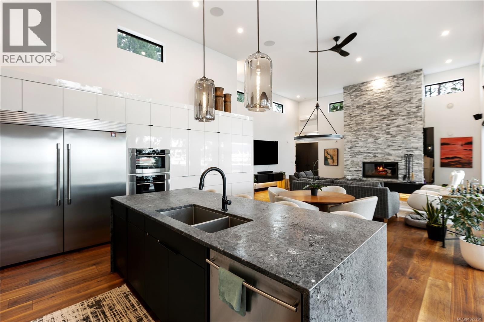 2250 Dolphin Rd, North Saanich