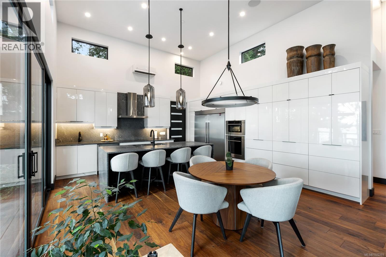 2250 Dolphin Rd, North Saanich