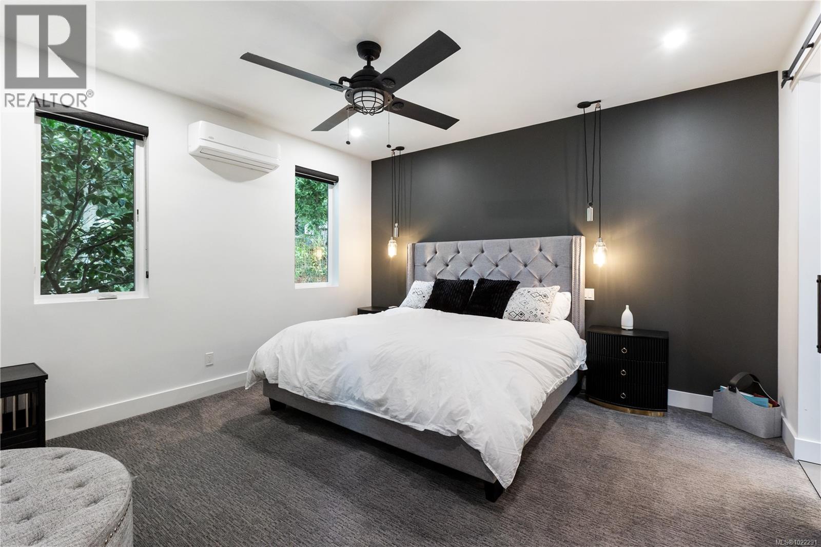 2250 Dolphin Rd, North Saanich