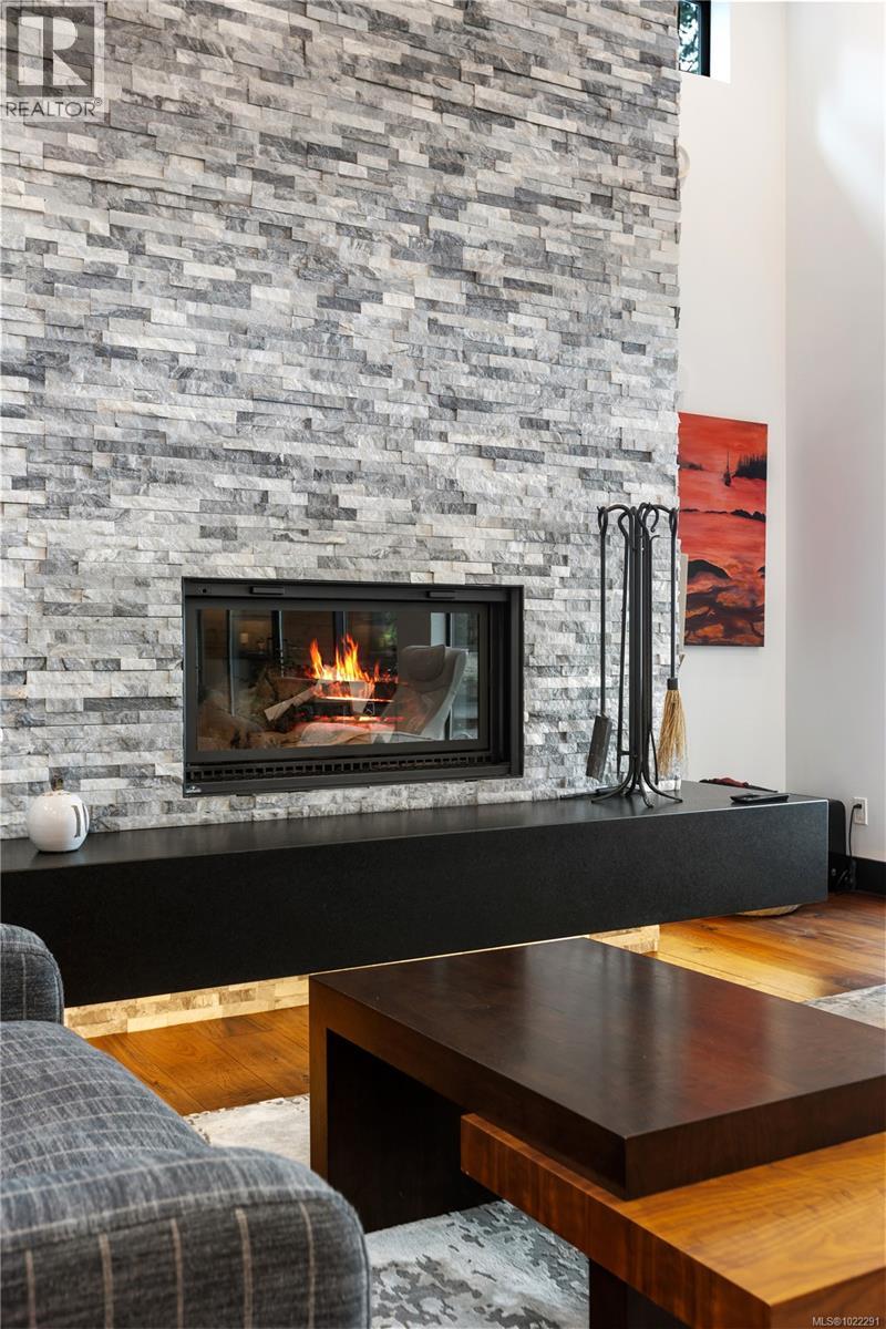 2250 Dolphin Rd, North Saanich