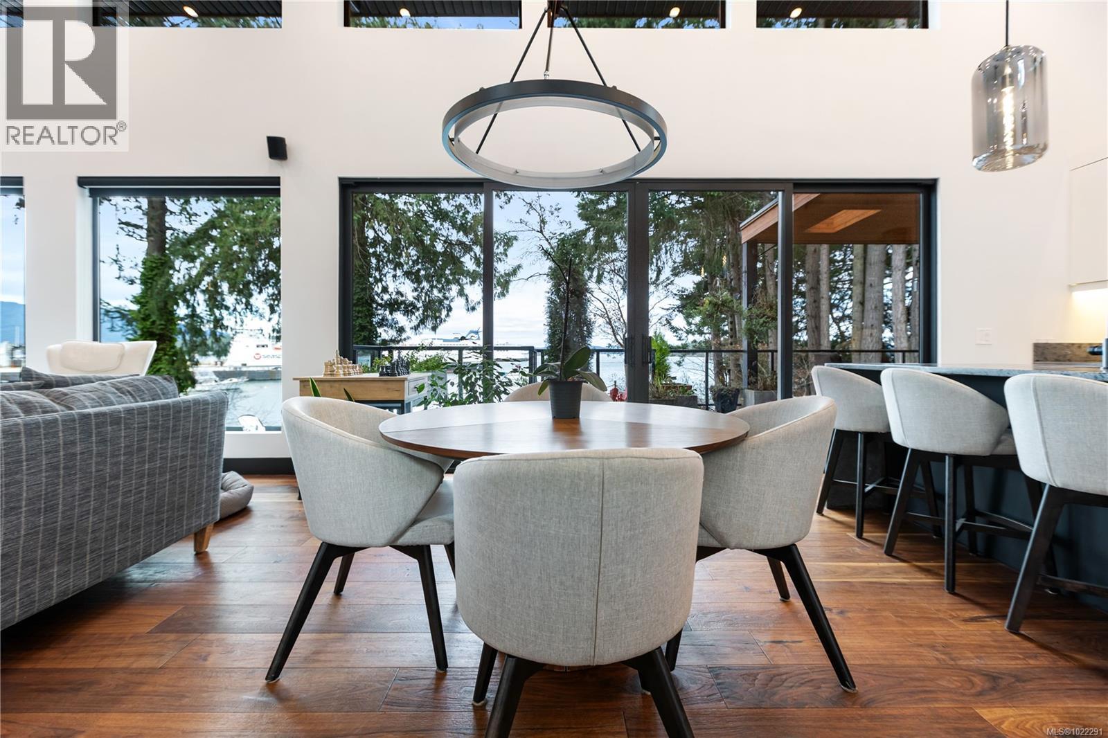 2250 Dolphin Rd, North Saanich