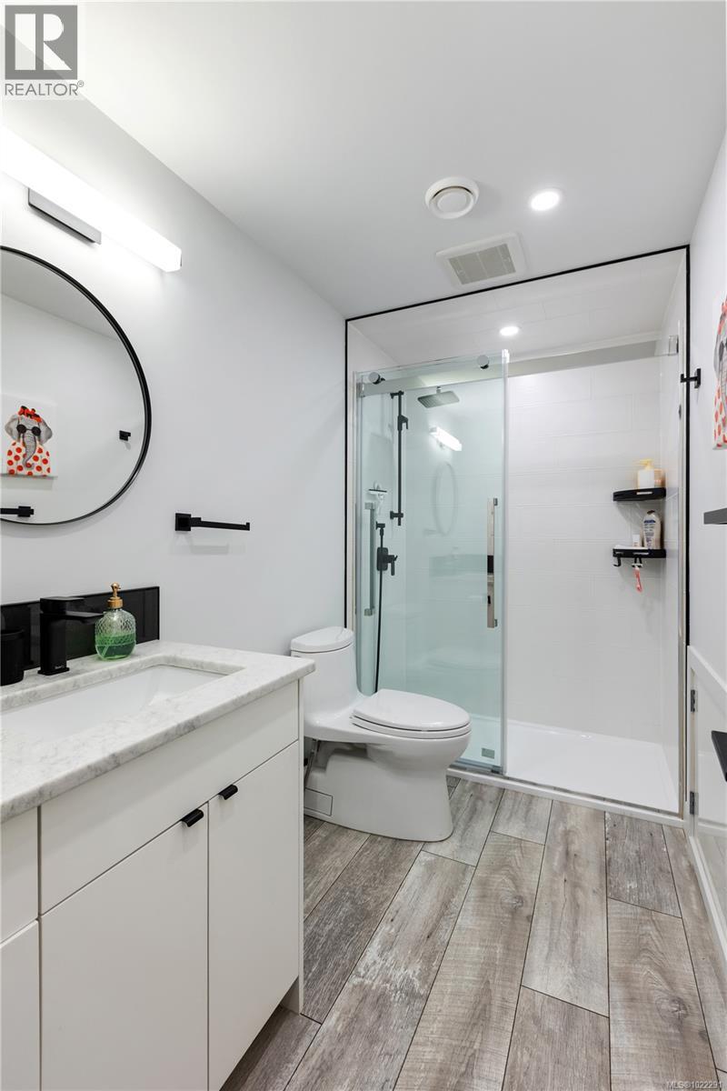 2250 Dolphin Rd, North Saanich