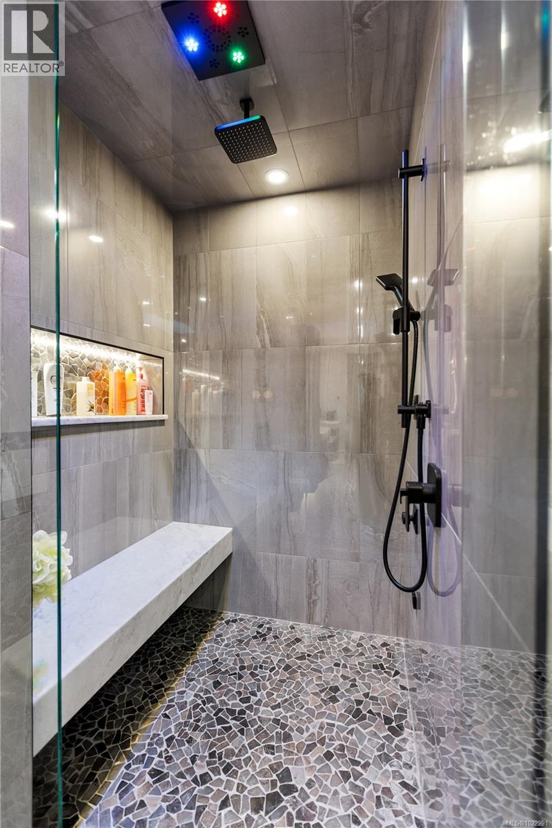 2250 Dolphin Rd, North Saanich