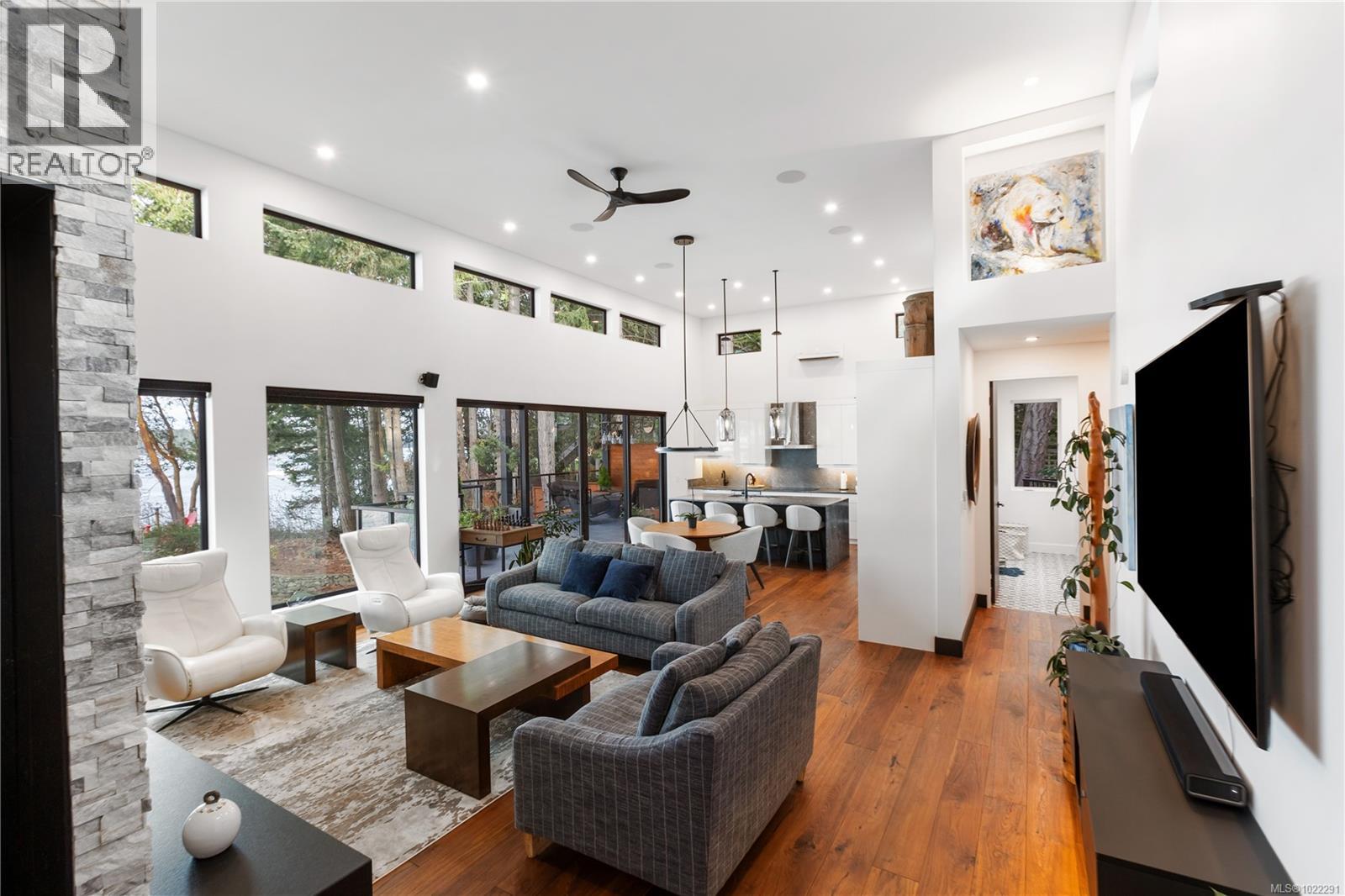 2250 Dolphin Rd, North Saanich