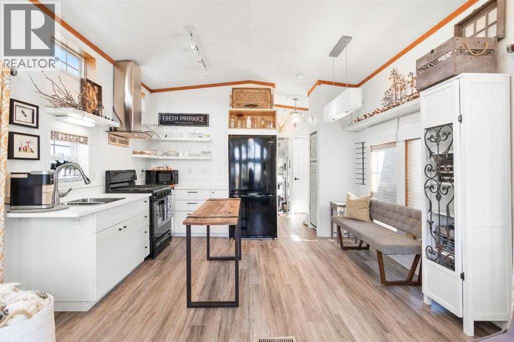 25054 South Pine Lake Road, Rural Red Deer County