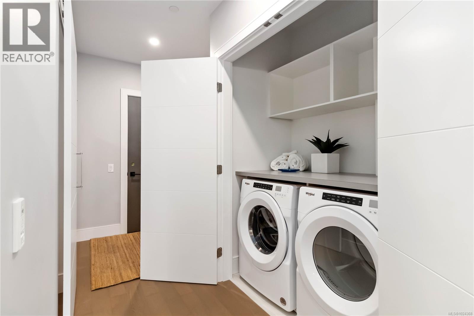 103 990 Doumac Avenue, Saanich