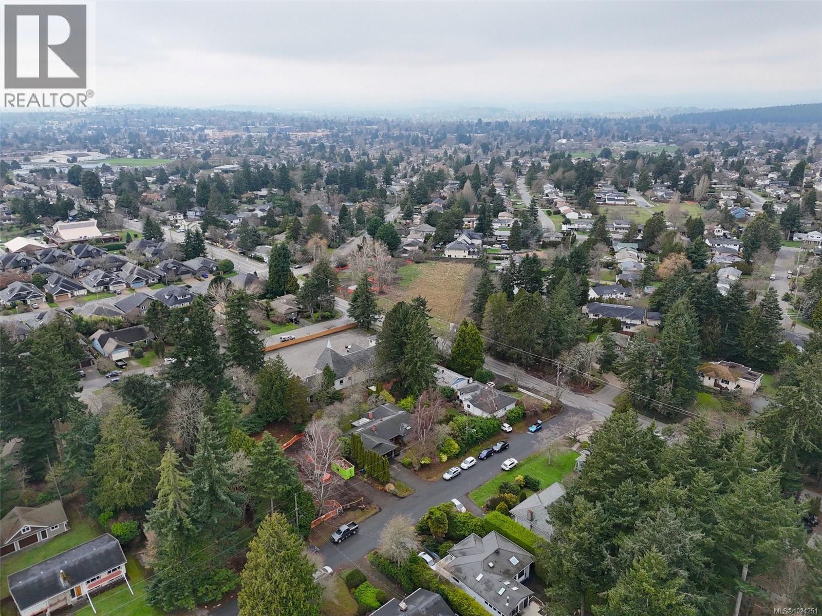 4 2215 Greenlands Rd, Saanich