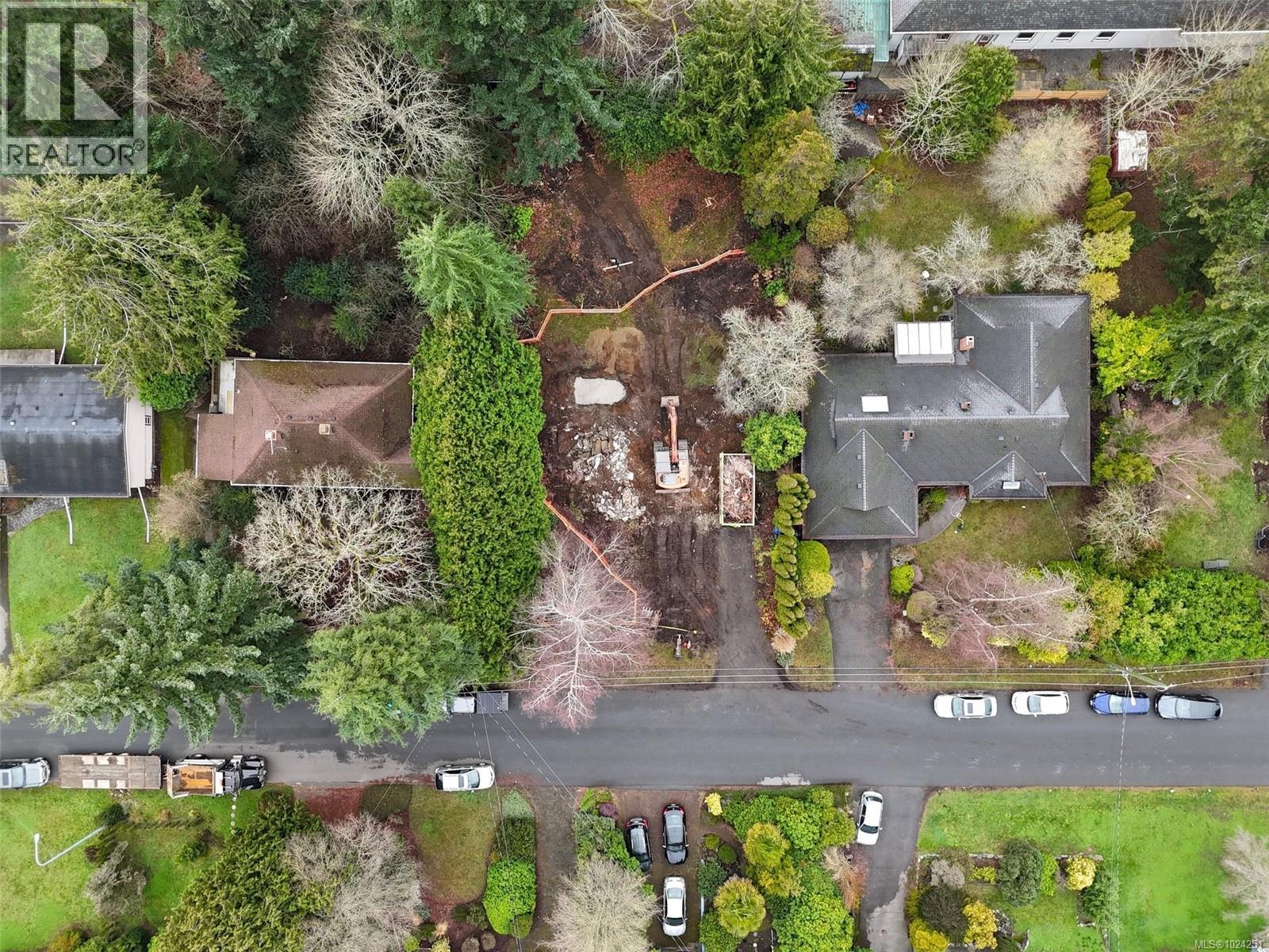 4 2215 Greenlands Rd, Saanich