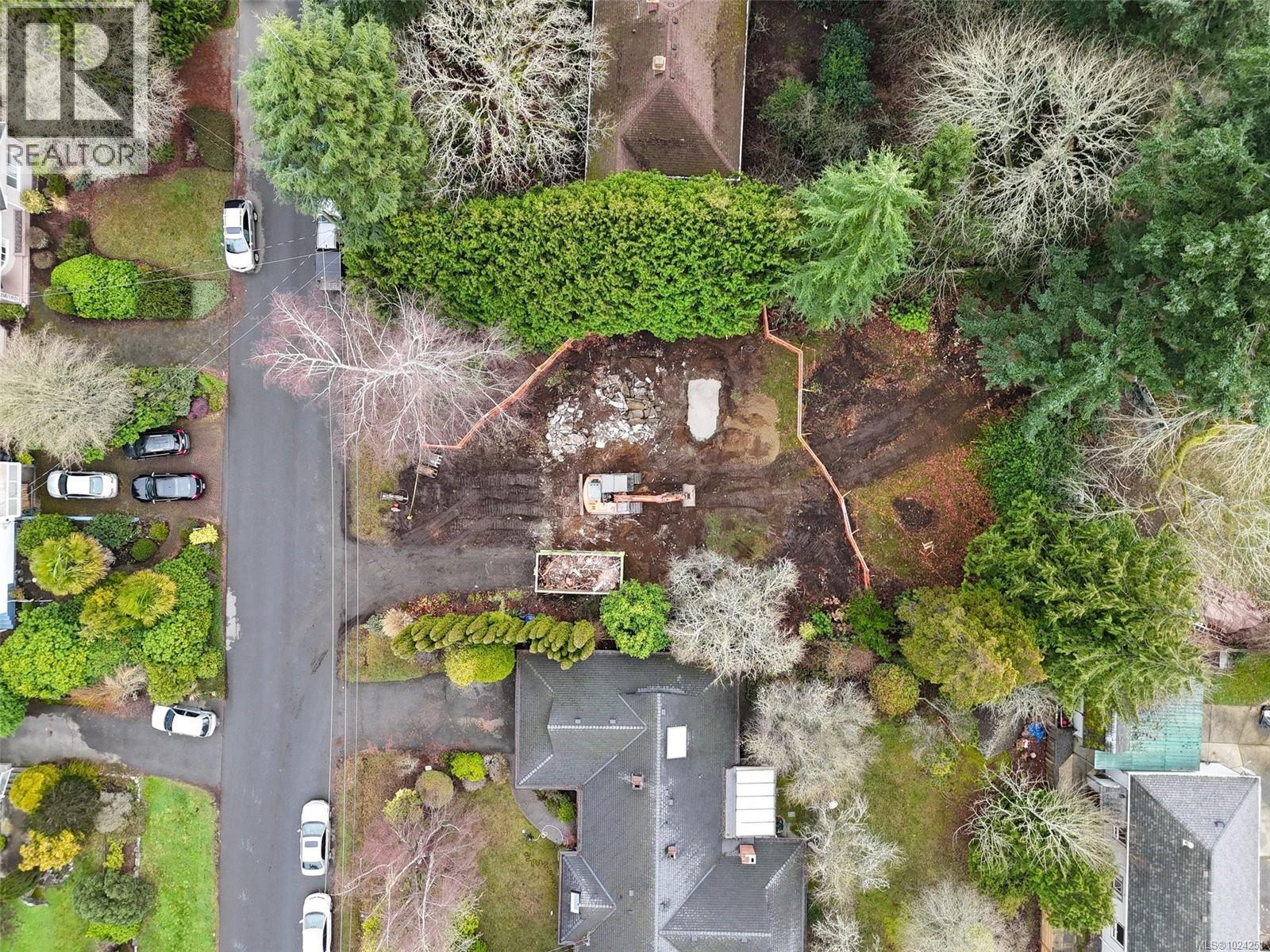 #4 2215 Greenlands Rd - 9