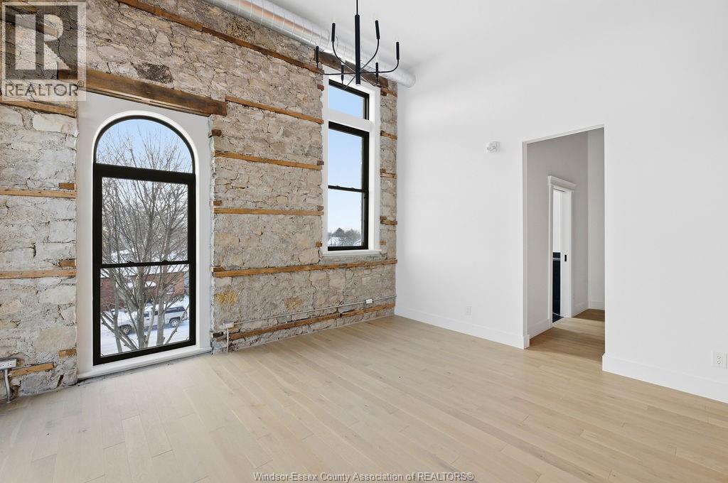 #301 247 BROCK STREET - 11