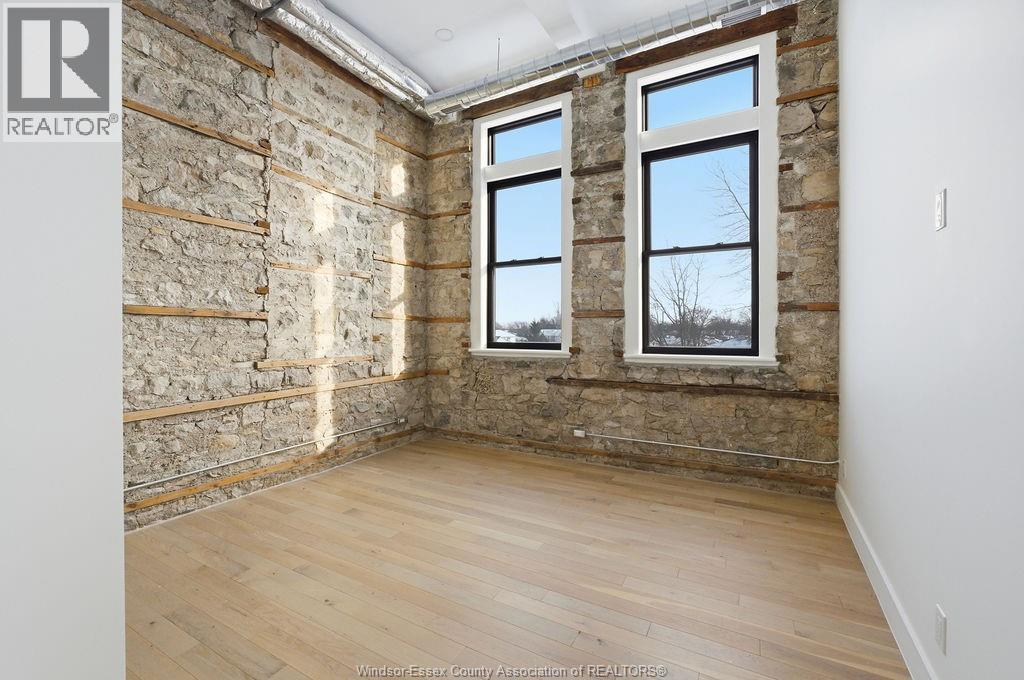 #301 247 BROCK STREET - 19