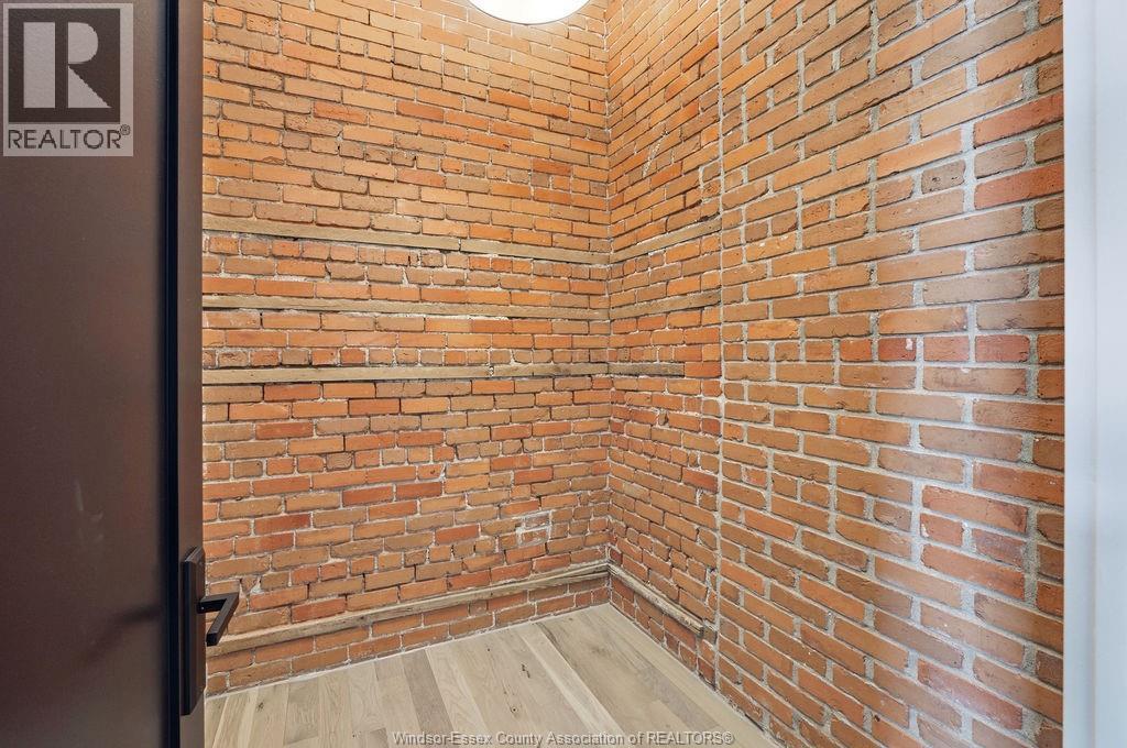 #301 247 BROCK STREET - 22