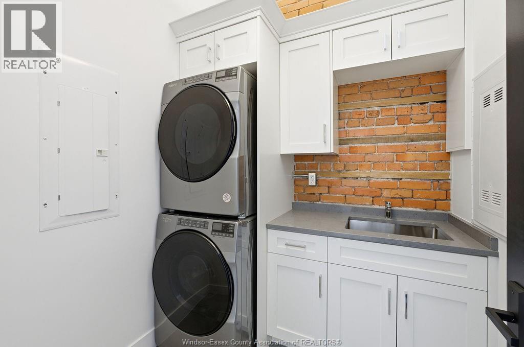 #301 247 BROCK STREET - 23