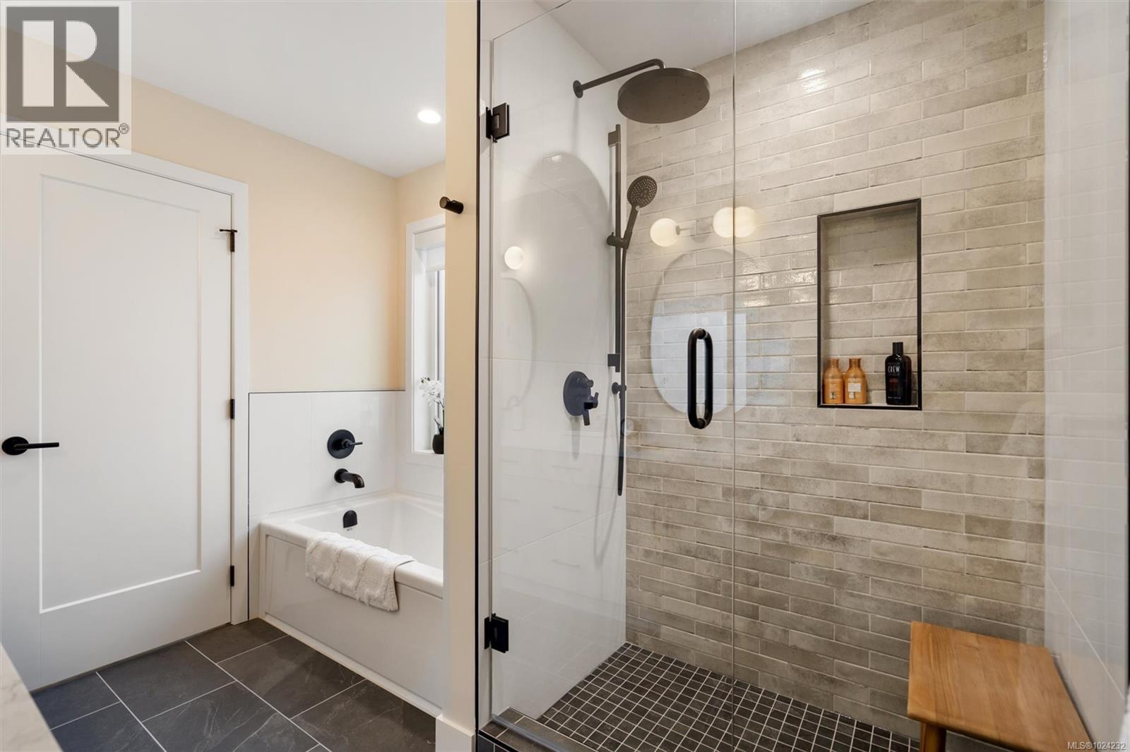 18 3921 Olympian Way, Colwood