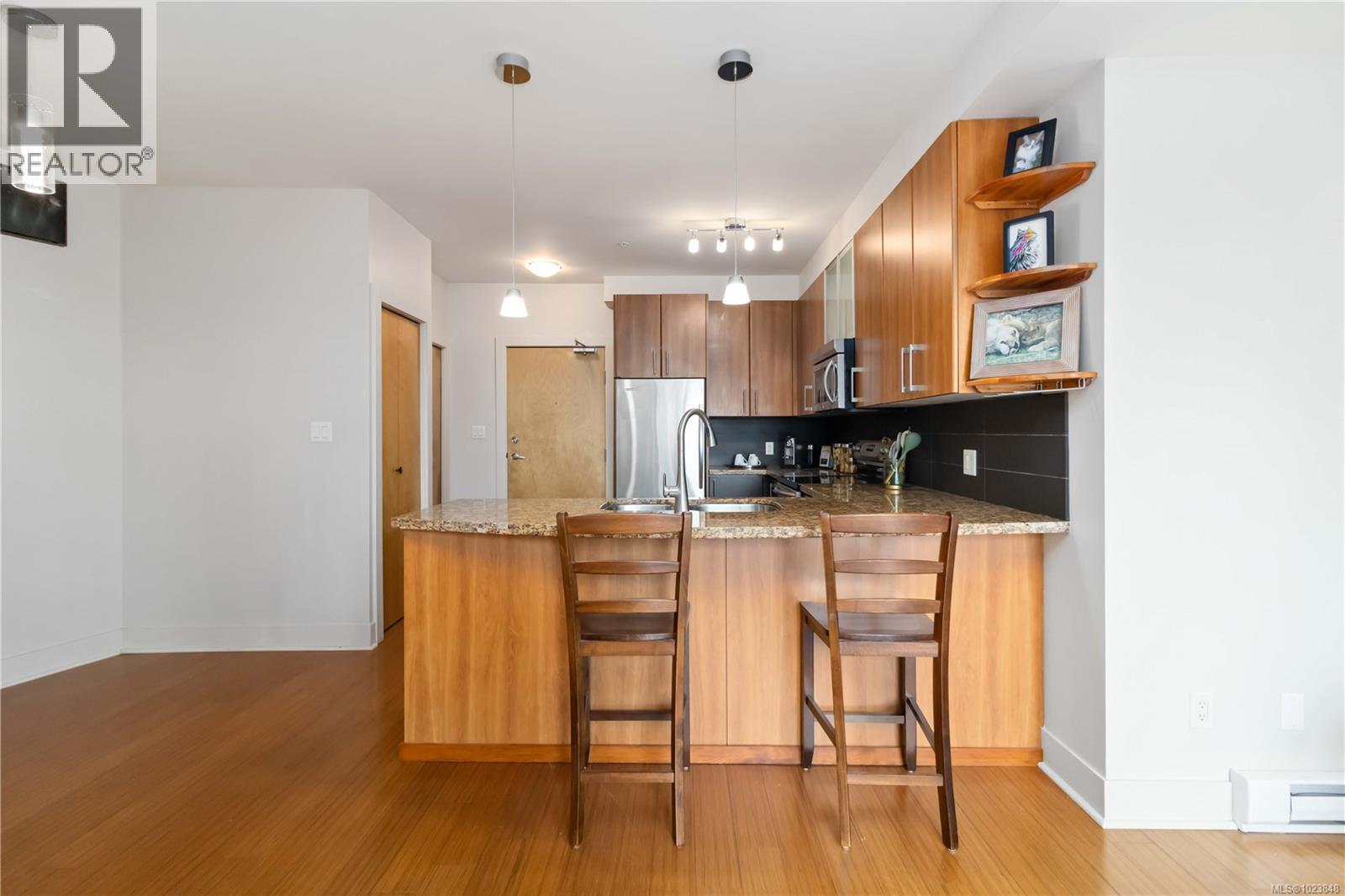 407 2745 Veterans Memorial Pkwy, Langford