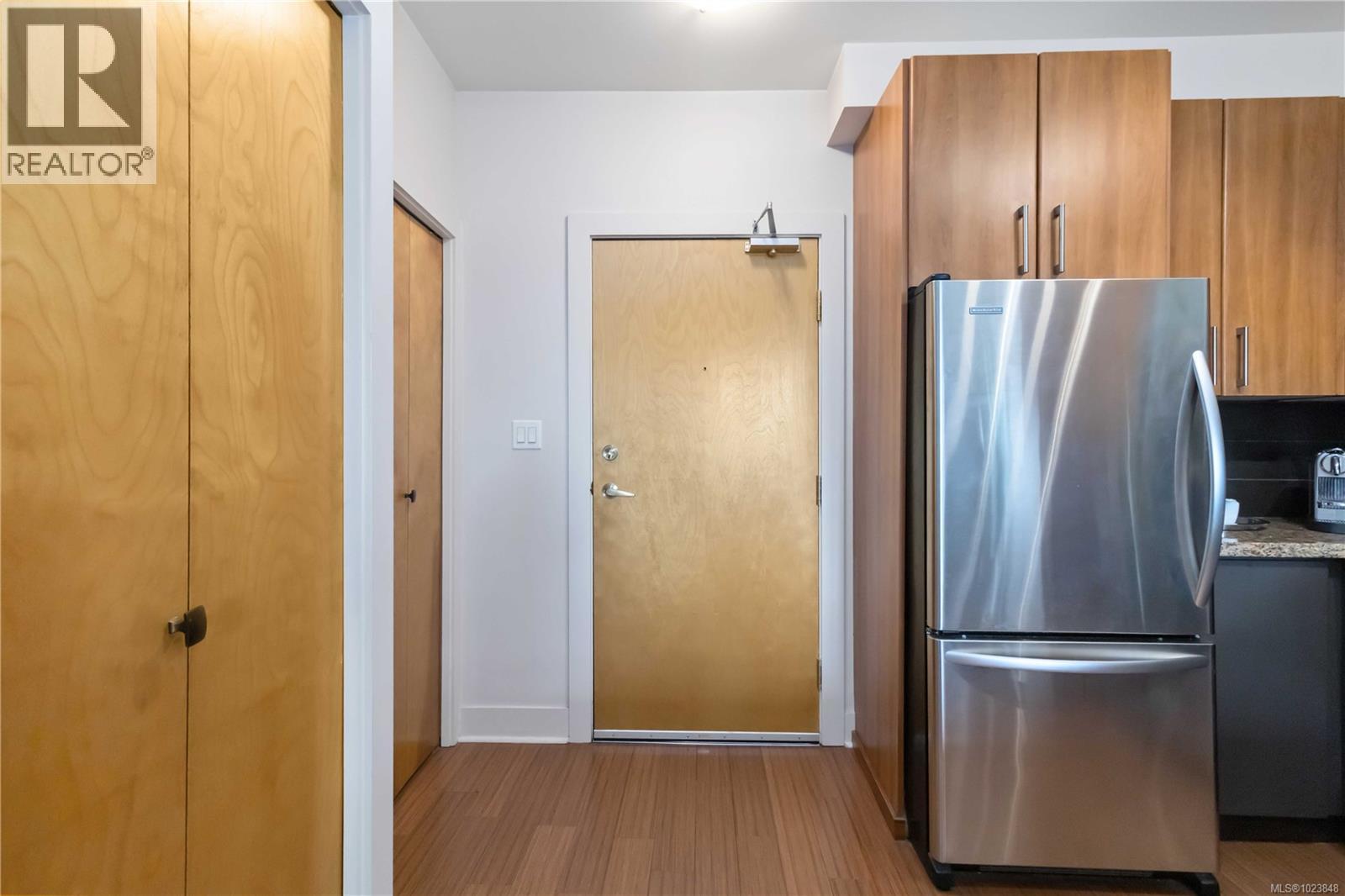 407 2745 Veterans Memorial Pkwy, Langford