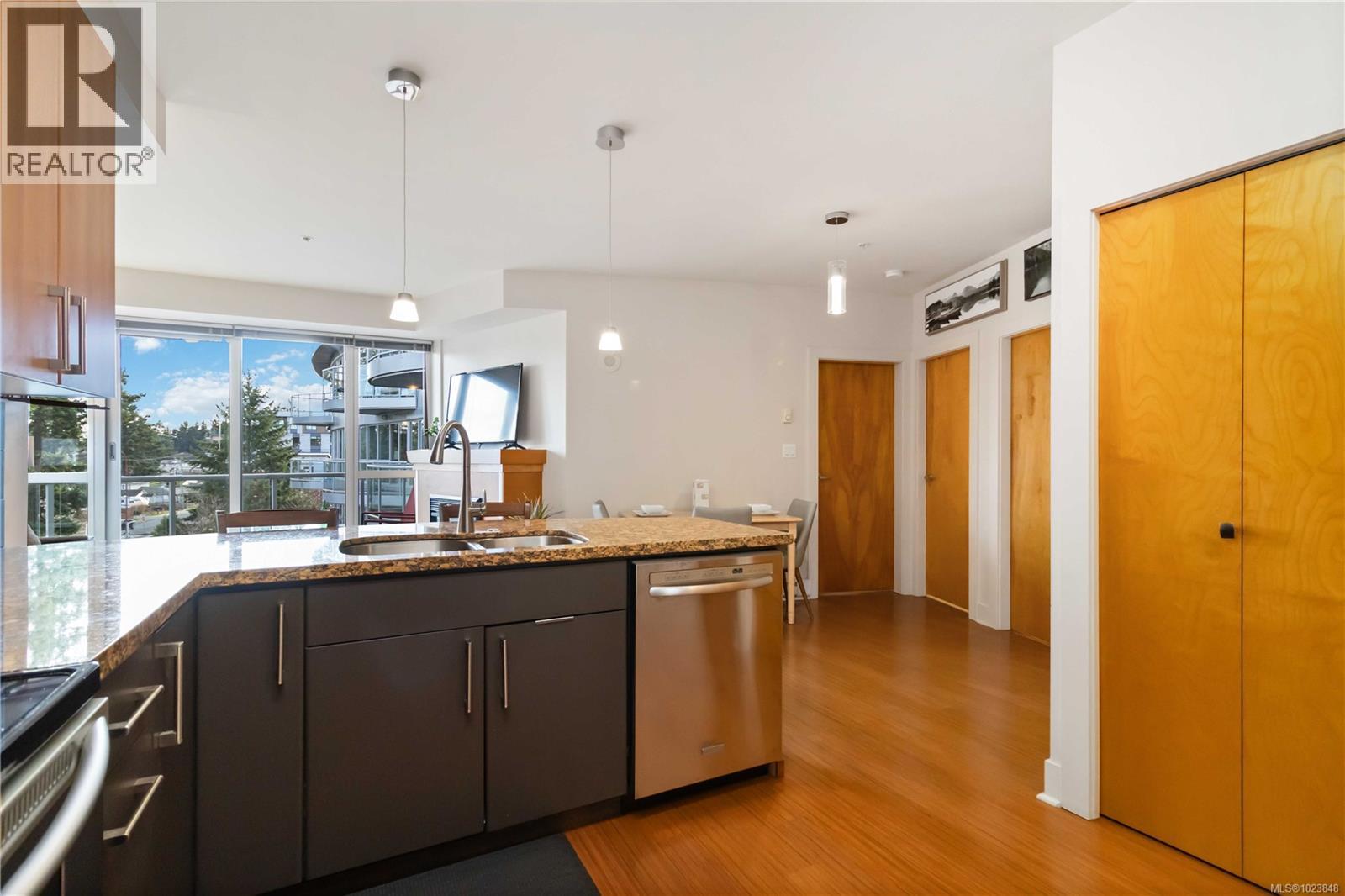 407 2745 Veterans Memorial Pkwy, Langford