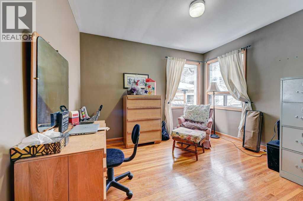 Single Family House Bungalow for Sale in  Russell Road NE Renfrew Calgary 