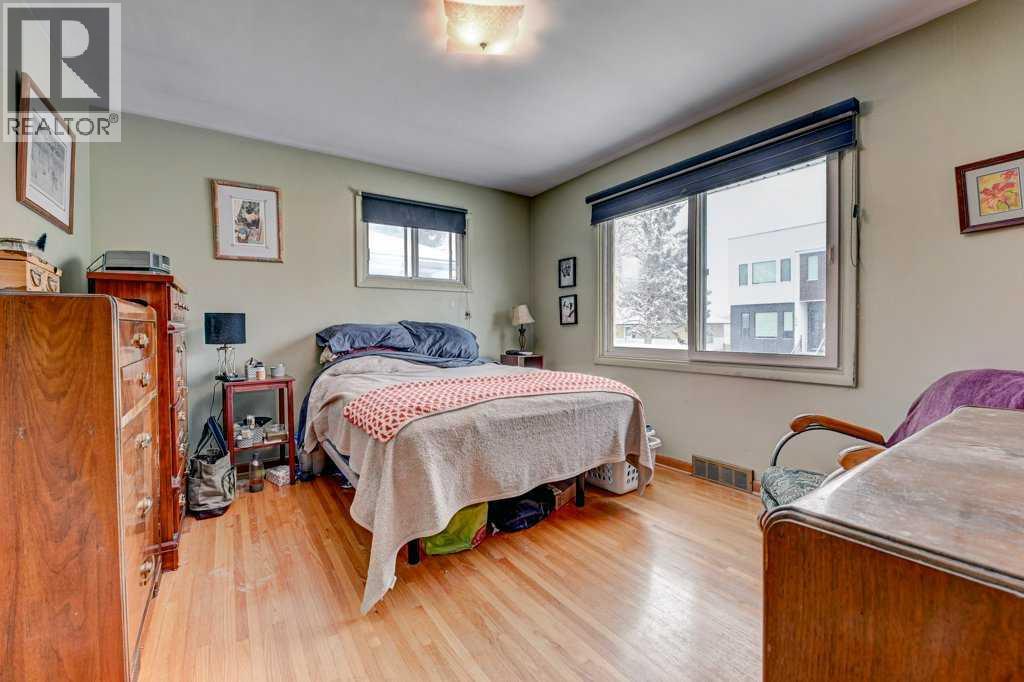 Single Family House Bungalow for Sale in  Russell Road NE Renfrew Calgary 