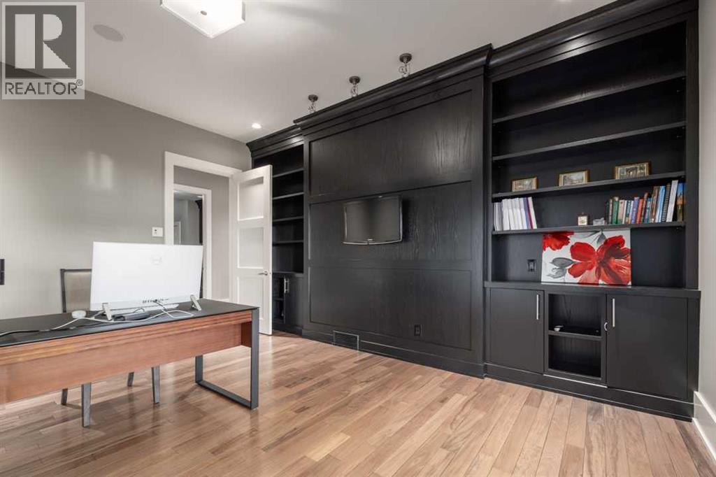 Single Family House for Sale in  Spring Valley Way SW Springbank Hill Calgary 