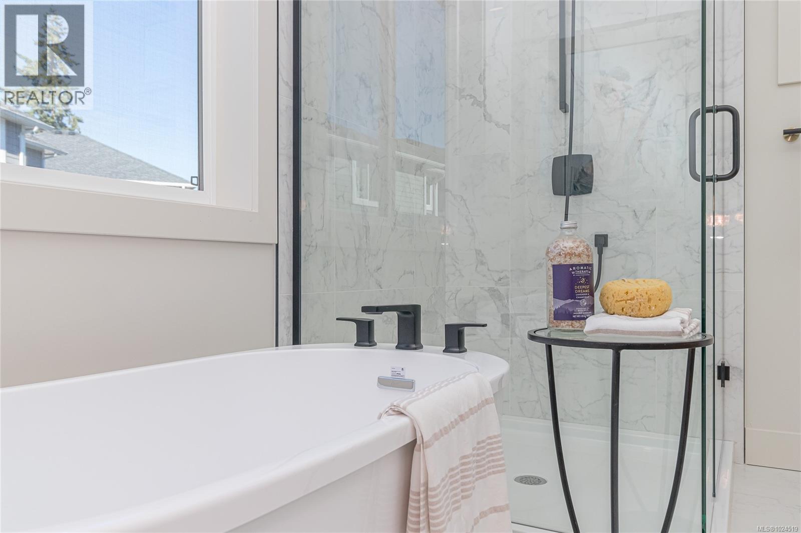  658 Wisteria Ridge, Langford