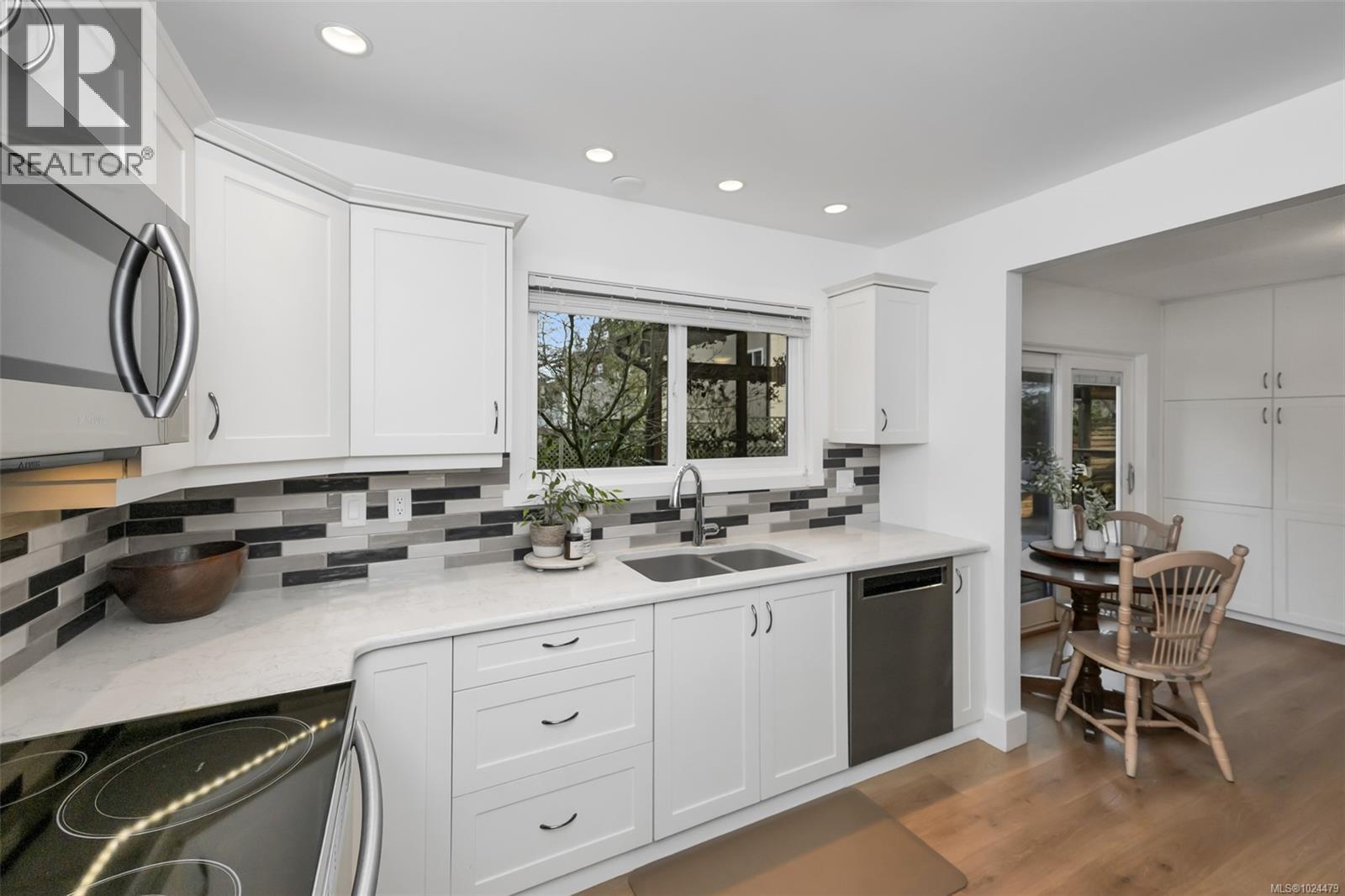 10369 Bowerbank Rd, Sidney