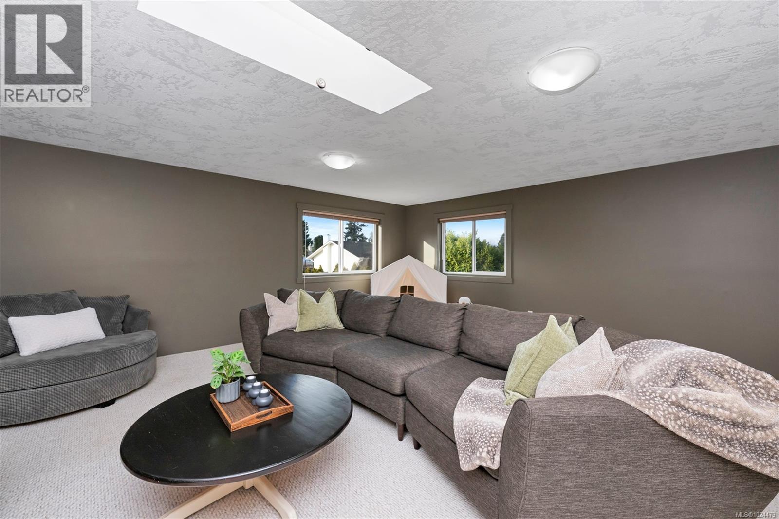 10369 Bowerbank Rd, Sidney