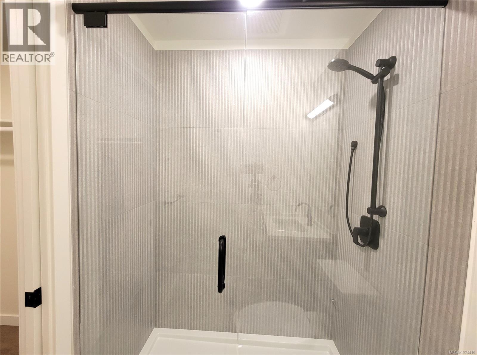 B503 1102 Esquimalt Rd, Esquimalt