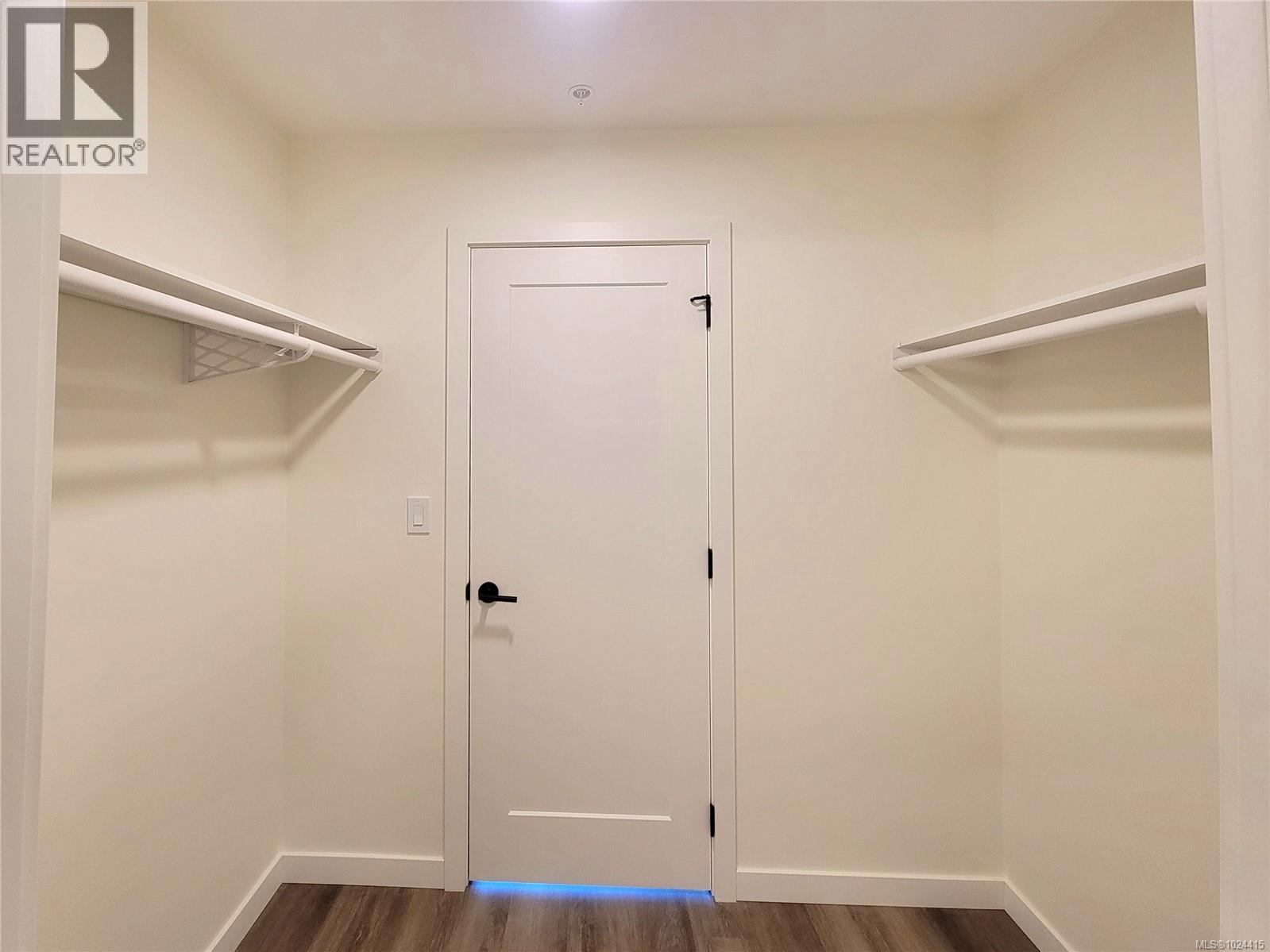 B503 1102 Esquimalt Rd, Esquimalt