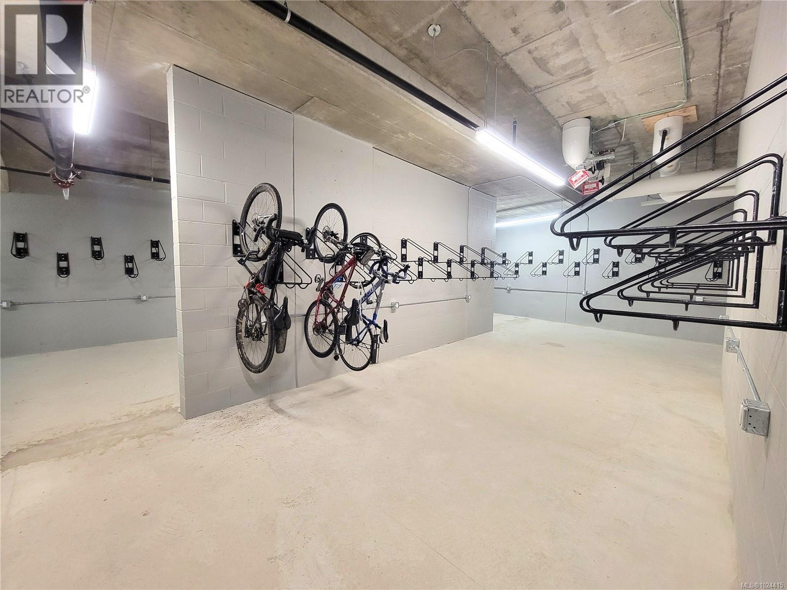 B503 1102 Esquimalt Rd, Esquimalt