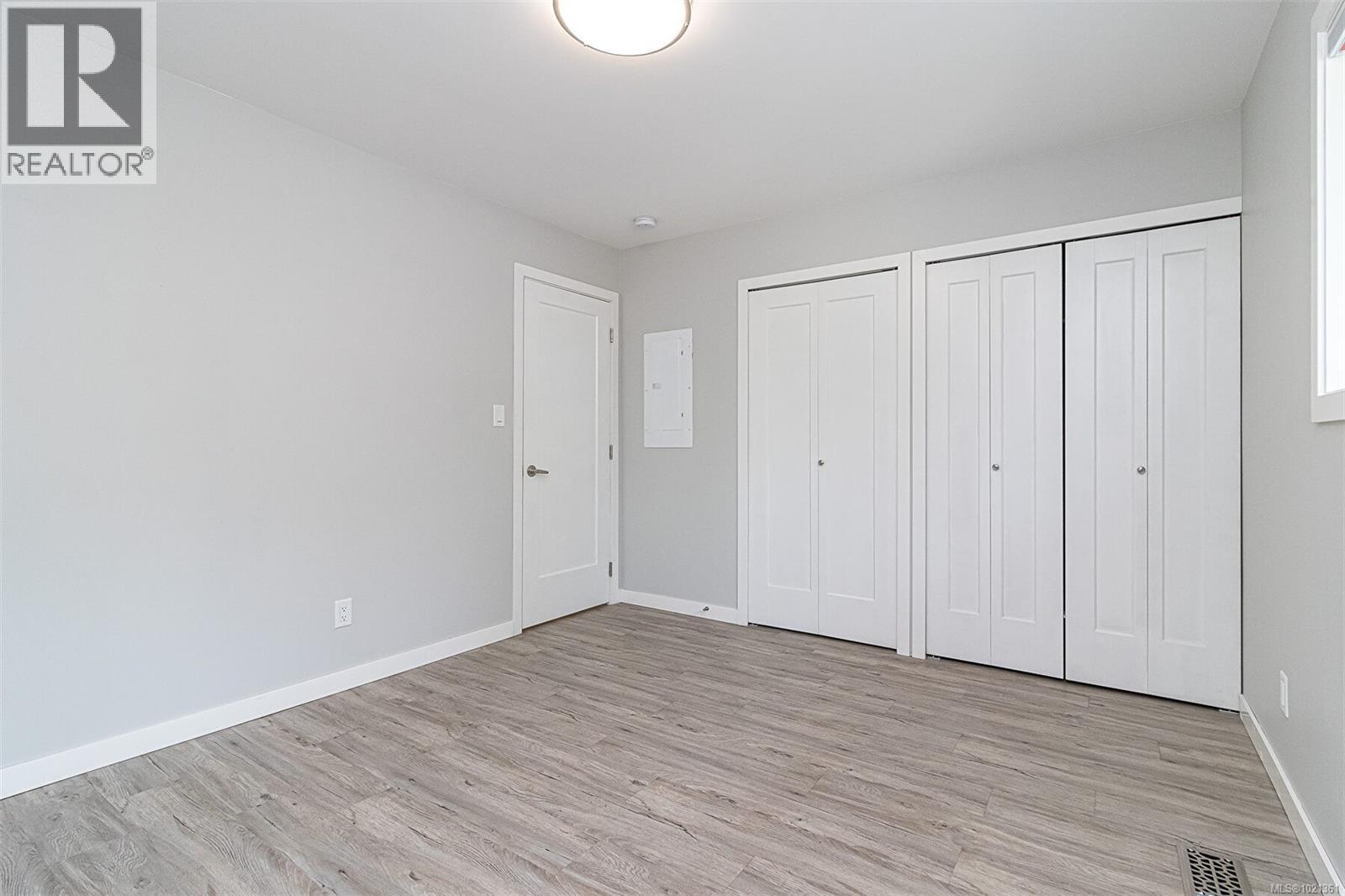  1991 Dean Park Road, North Saanich