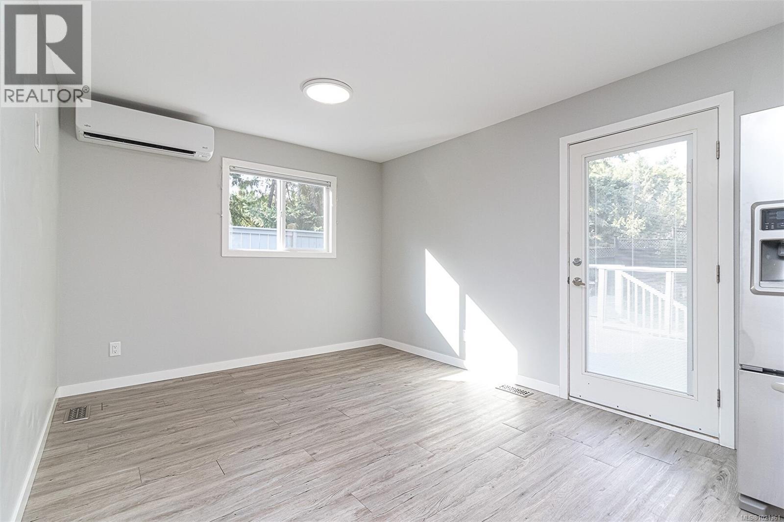  1991 Dean Park Road, North Saanich