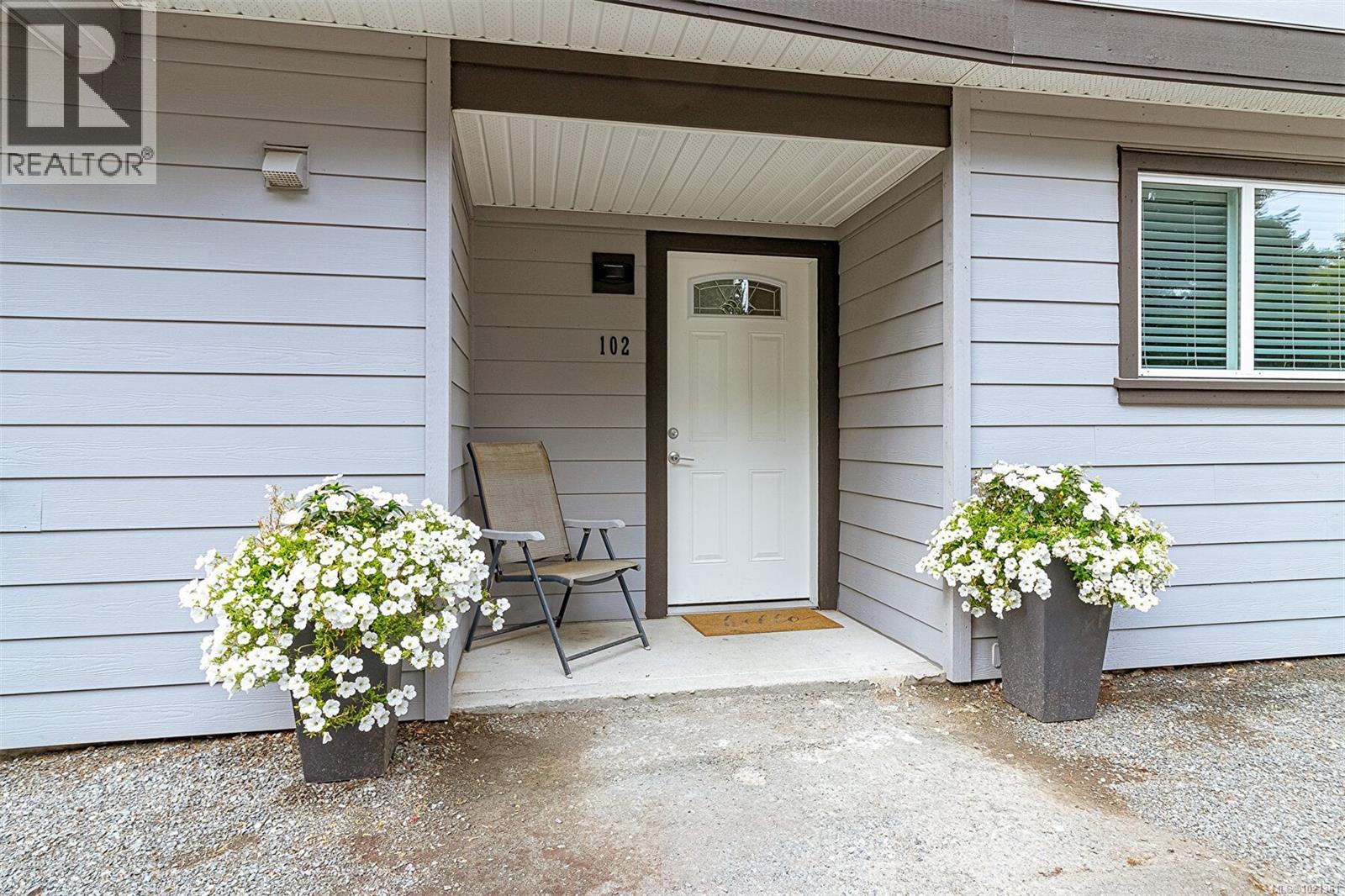  1991 Dean Park Road, North Saanich