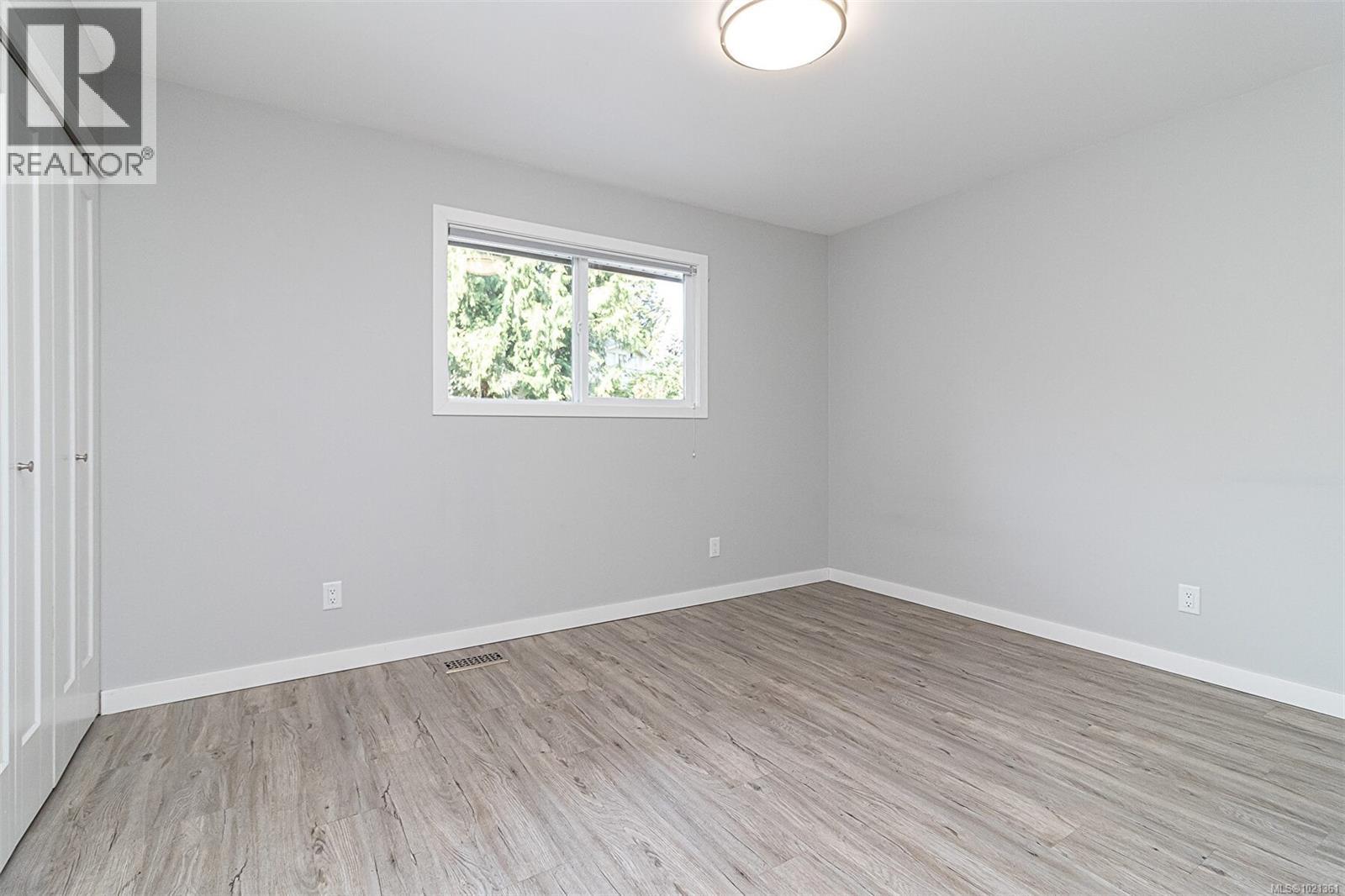  1991 Dean Park Road, North Saanich