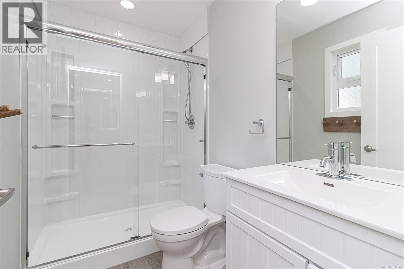  1991 Dean Park Road, North Saanich