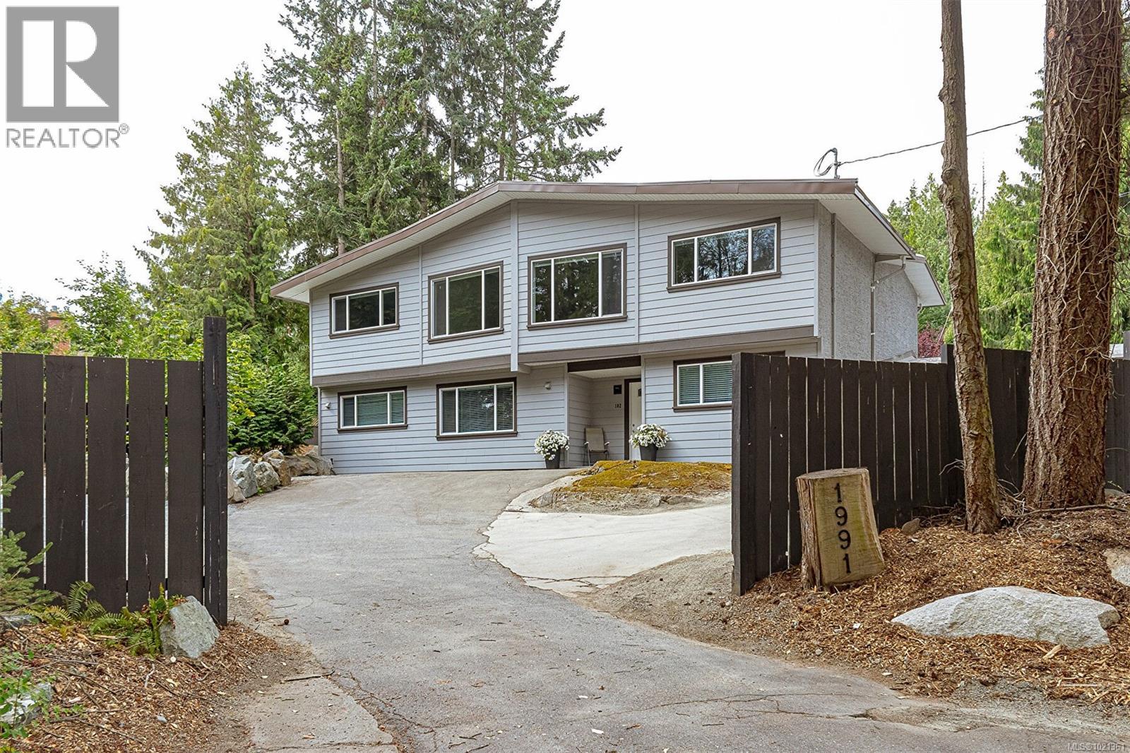 1991 Dean Park Rd - 2