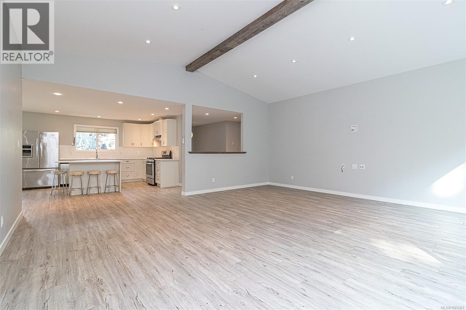  1991 Dean Park Road, North Saanich