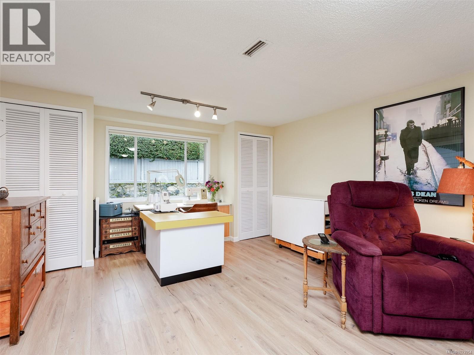  985 Sutcliffe Road, Saanich