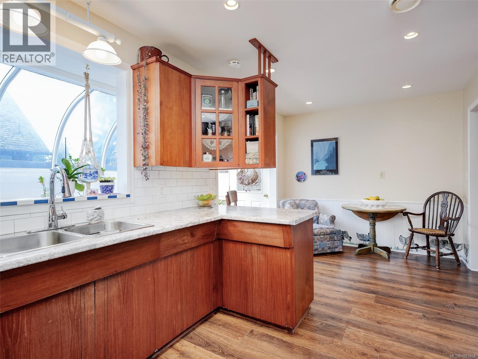  985 Sutcliffe Road, Saanich