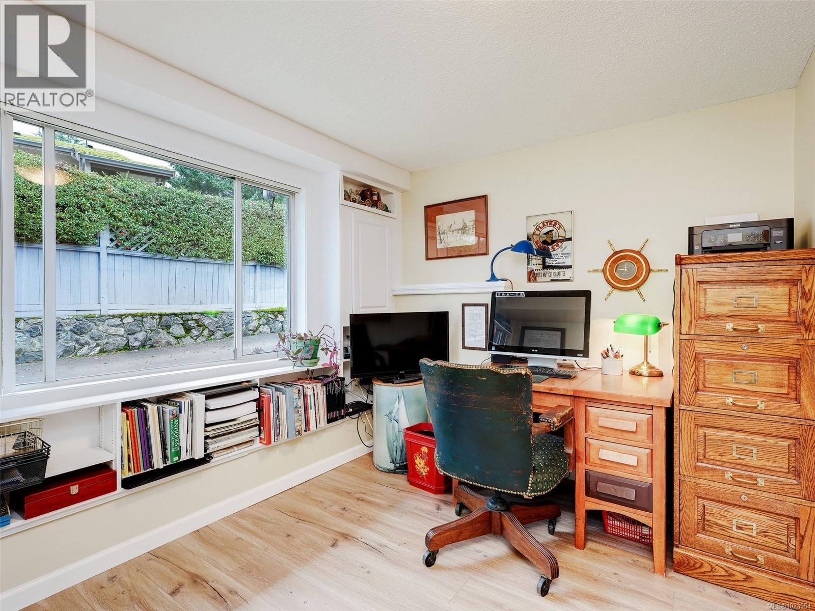  985 Sutcliffe Road, Saanich