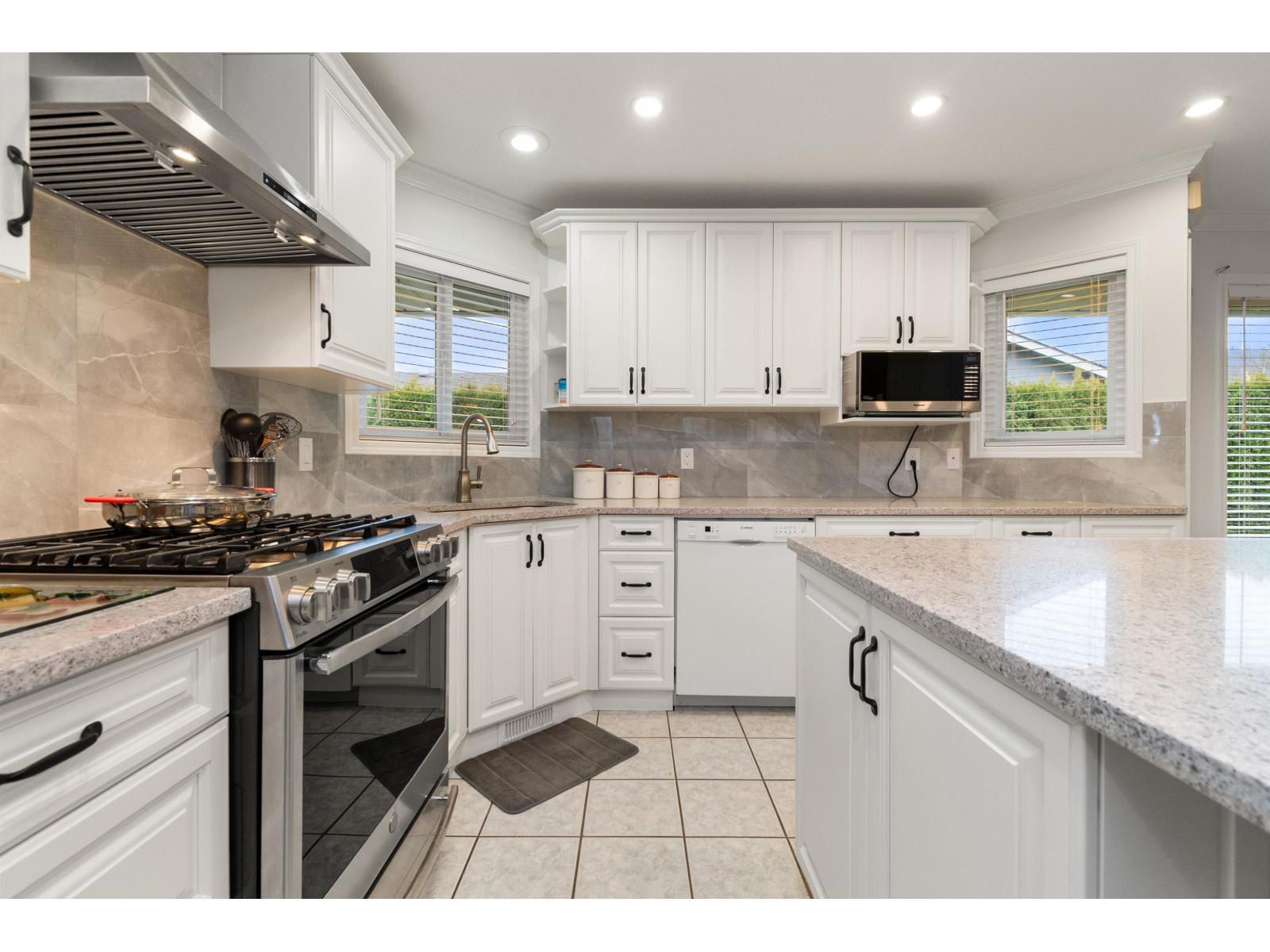 6792 HENRY STREET, Sardis South, Chilliwack