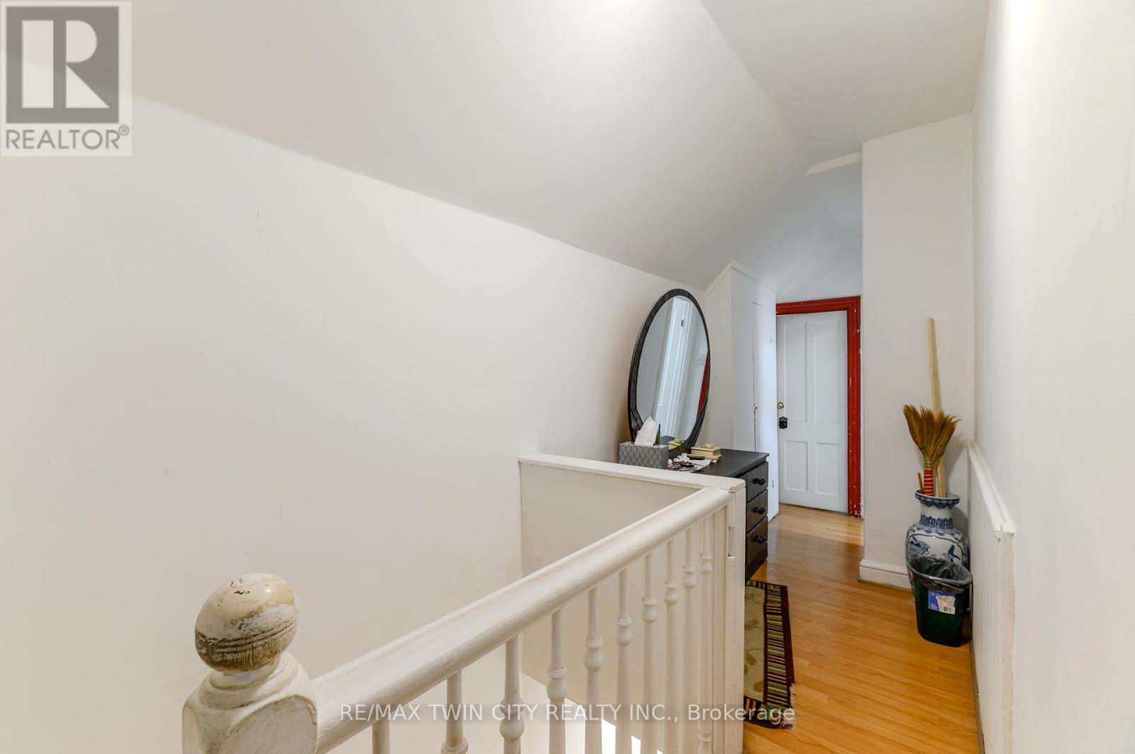 126 TISDALE STREET N - 10