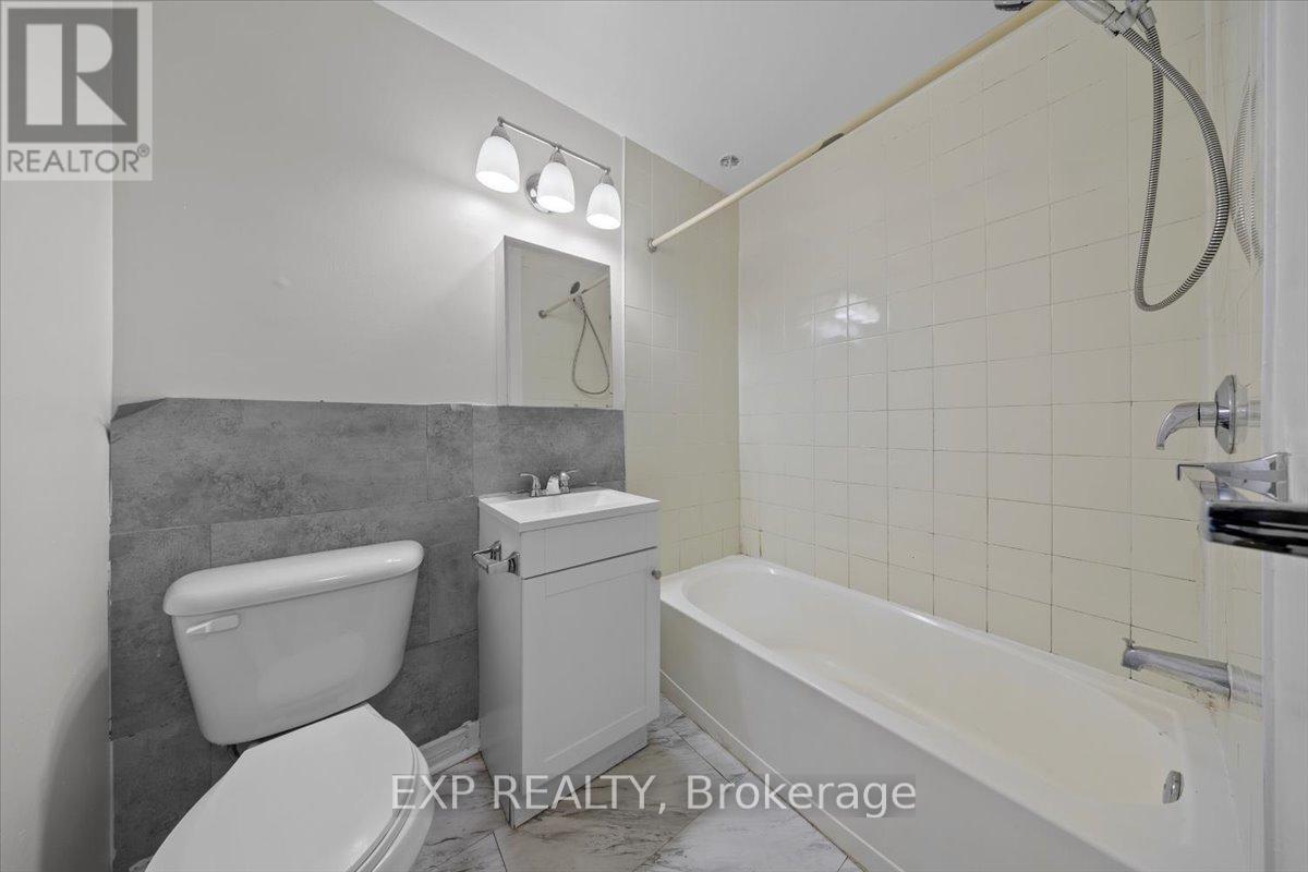 1455 Morisset Unit 03 photo 4