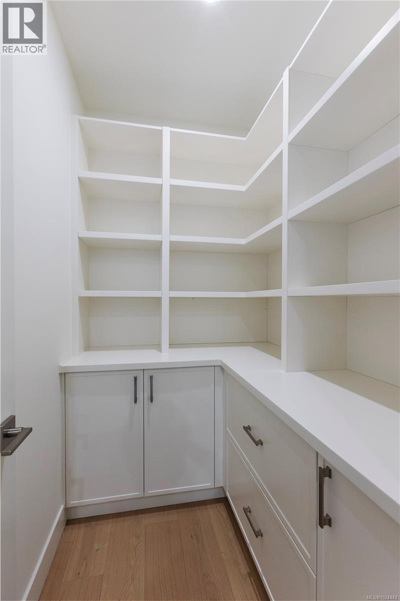 220 KAMLOOPS AVE - 12