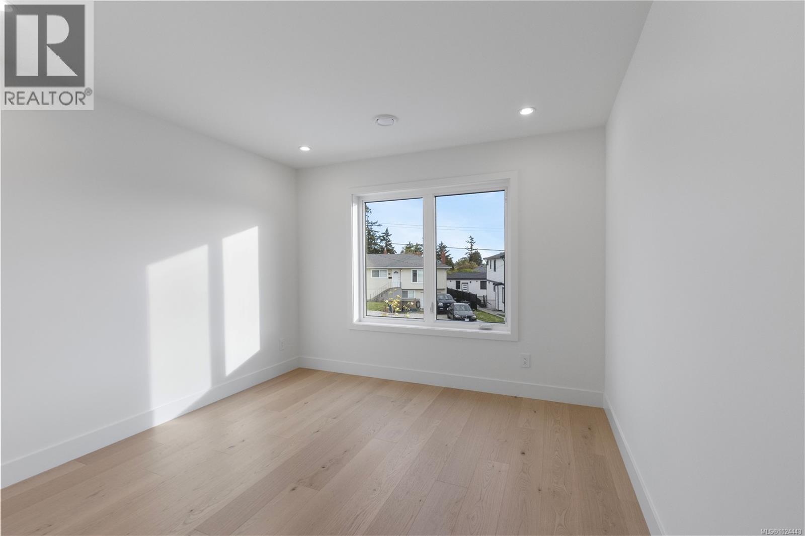 220 KAMLOOPS AVE - 23