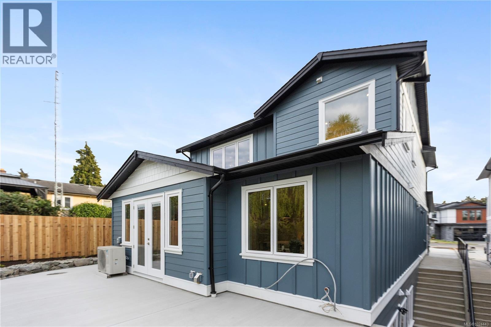 220 KAMLOOPS AVE - 24