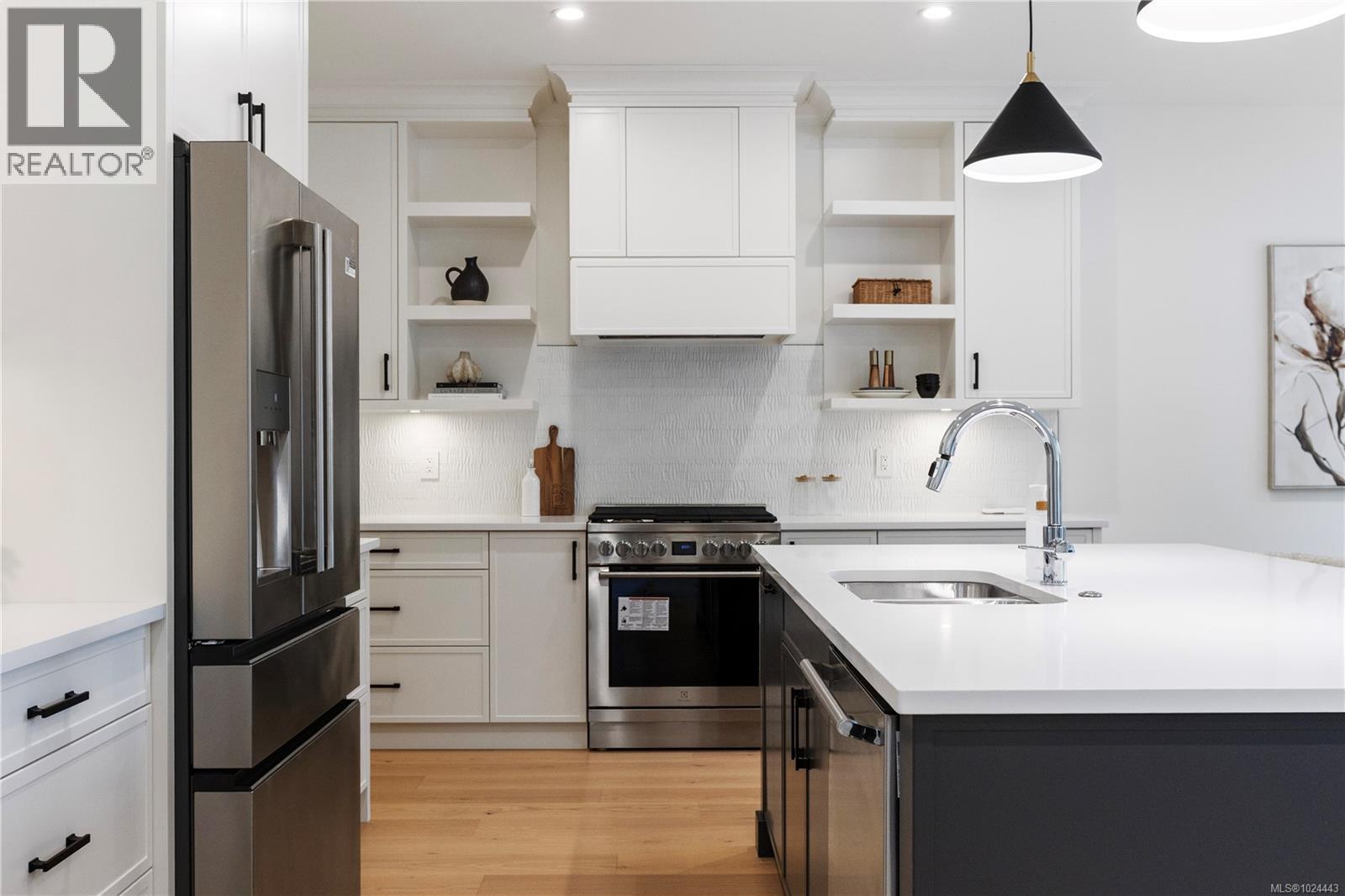 220 KAMLOOPS AVE - 7