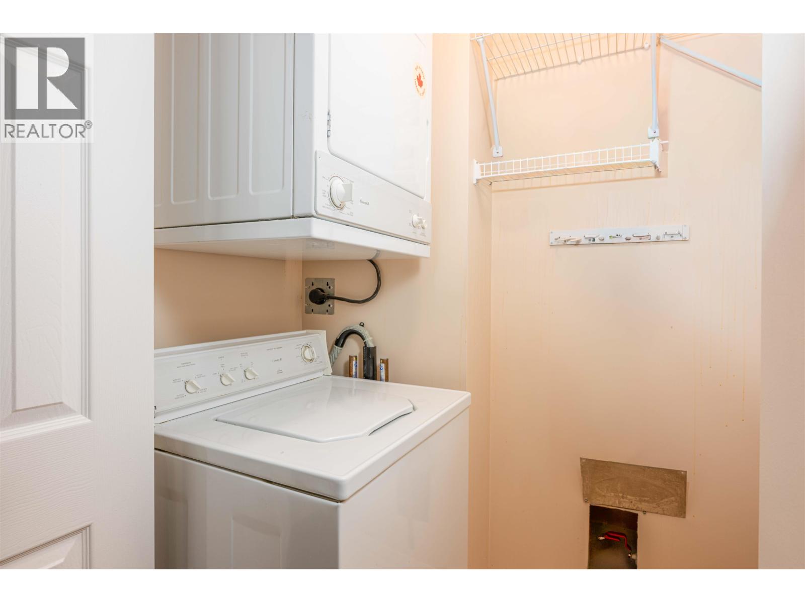 402 1638 6TH AVENUE, Prince George