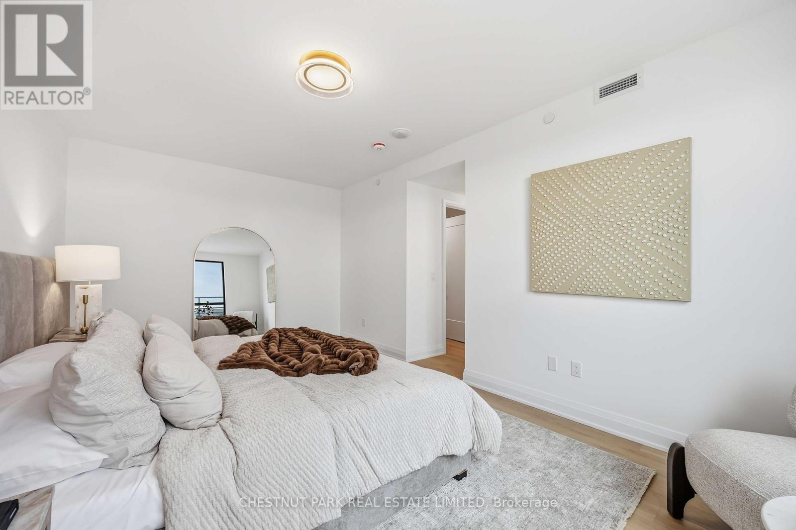 #409 505 GLENCAIRN AVENUE - 27